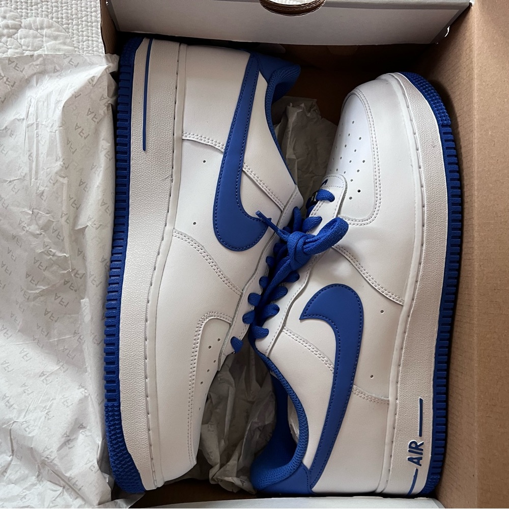 Men’s Nike Air Force 1 '07 white/medium blue size 11